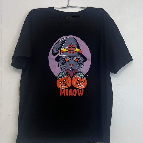 mystery Tops - Black Halloween Cat Graphic Tee